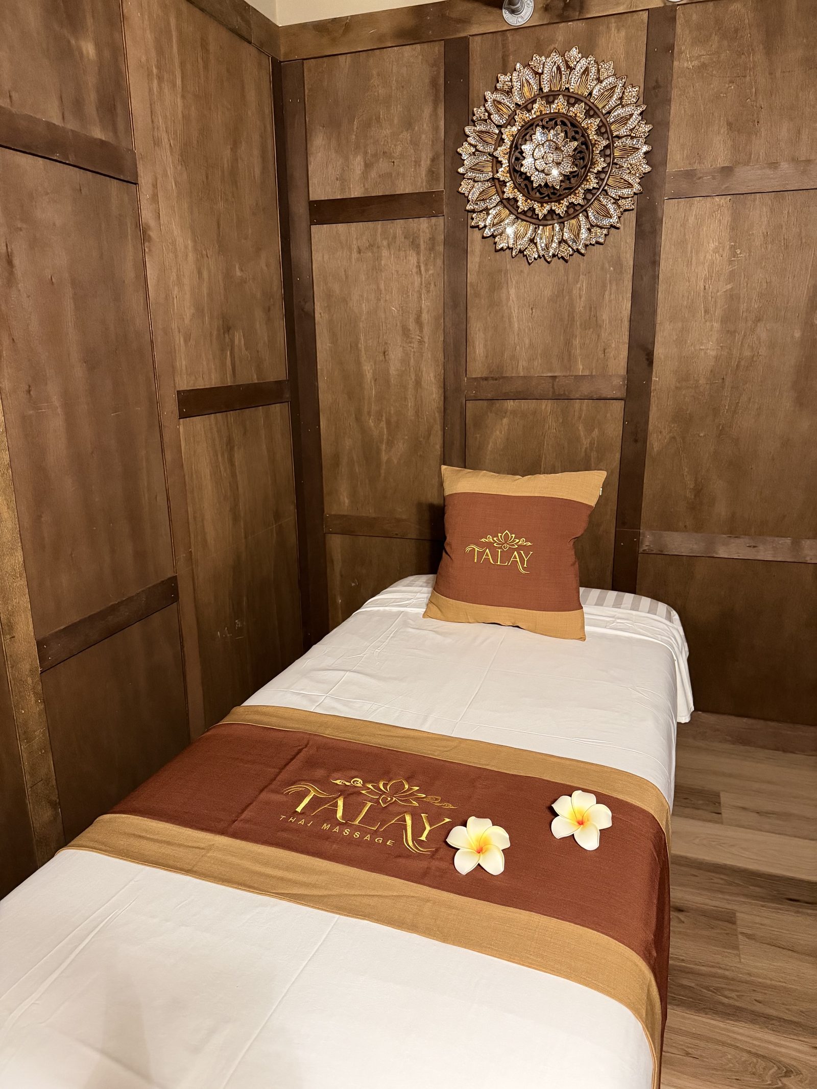 Private massage room detail